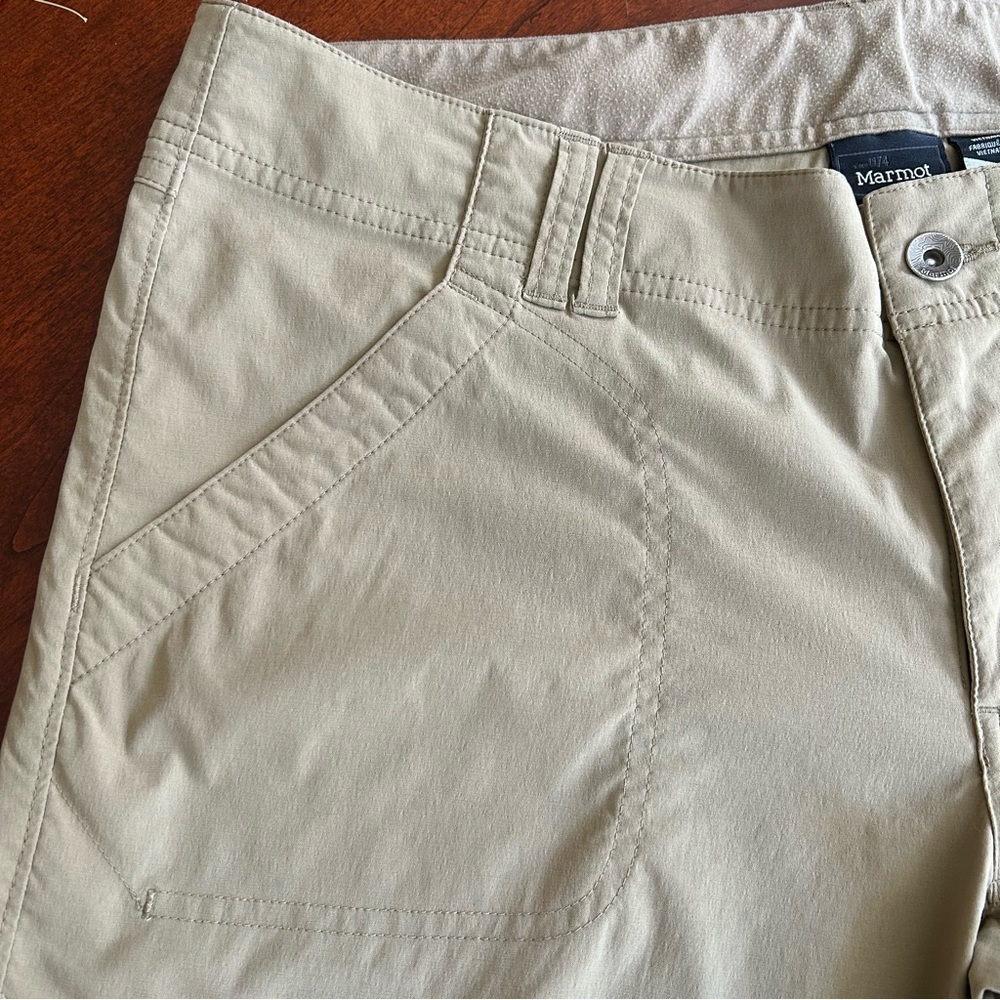 Marmot | Women’s Khaki Shorts - Picture 3 of 8